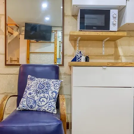 Charming Maltese Loft Steps From & Cafes Sliema