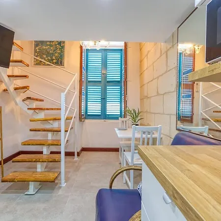 Charming Maltese Loft Steps From & Cafes Sliema