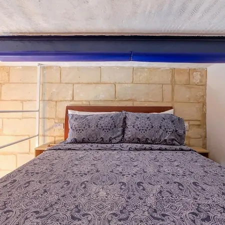 Charming Maltese Loft Steps From & Cafes Sliema