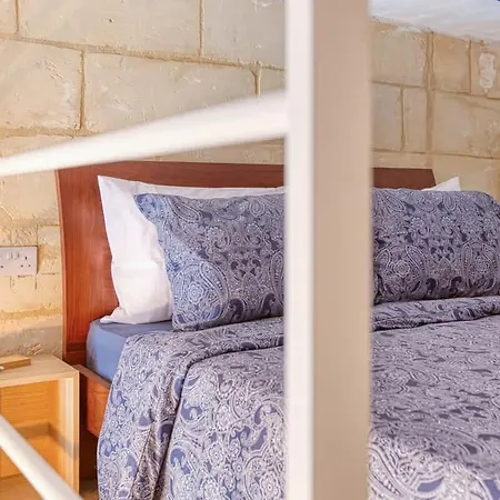 Charming Maltese Loft Steps From & Cafes * Sliema