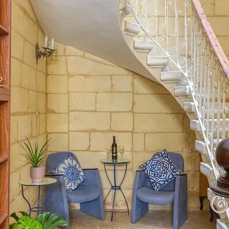 Charming Maltese Loft Steps From & Cafes * Sliema
