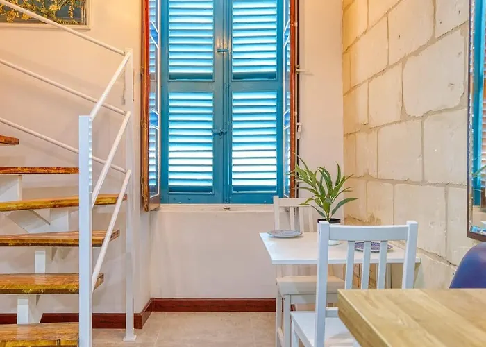 Twentyseven Homey Near Cafes & Sea