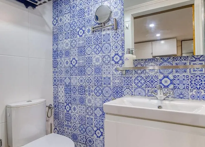 Twentyseven Homey Near Cafes & Sea Apartament